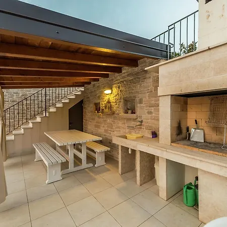 Villa Luxurious In With Swimming Pool