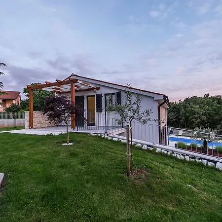 Villa Luxurious In With Swimming Pool *