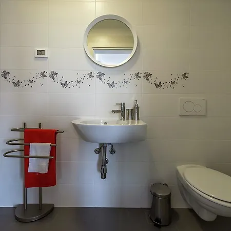 Luxurious In With Swimming Pool Villa Tinjan